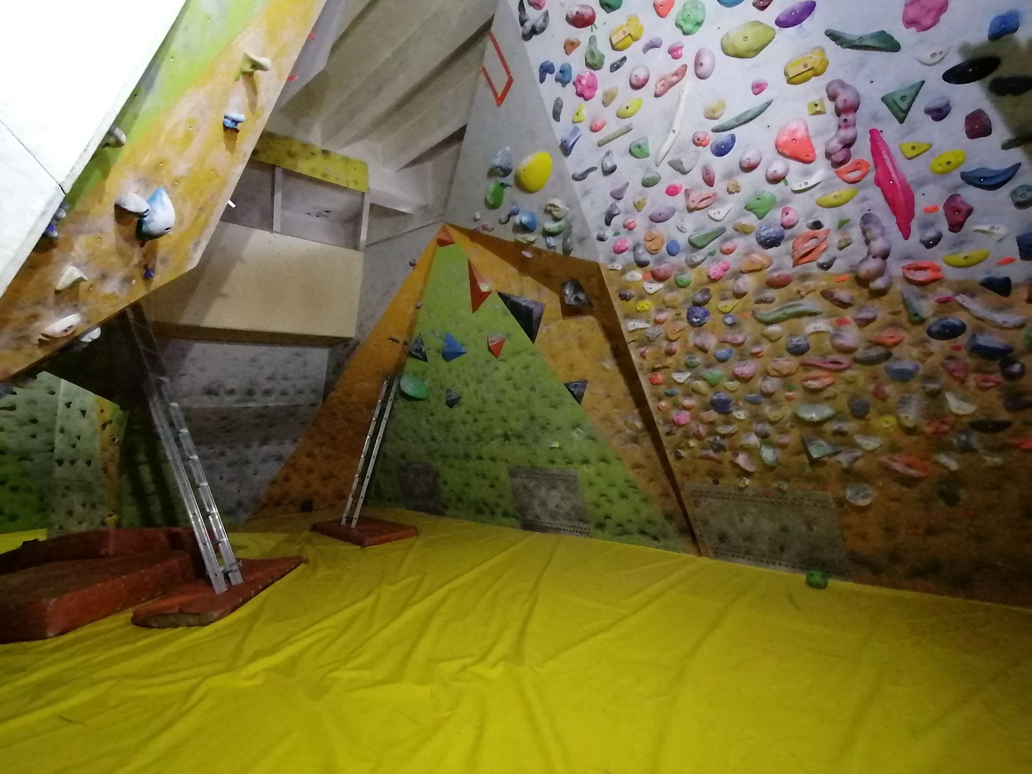 Lezecká stena Rozlomity