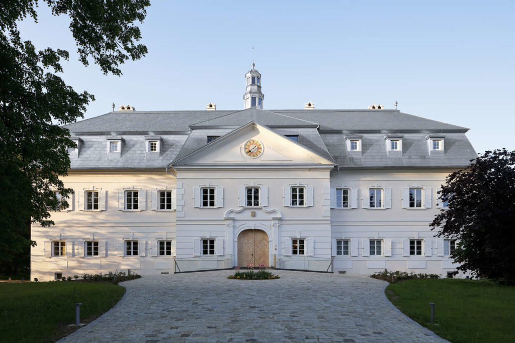CHATEAU GBEĽANY