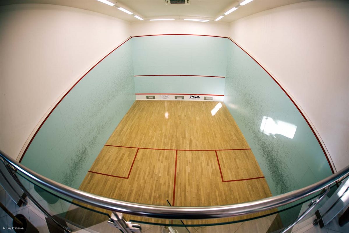 IMET SQUASH & RELAX CENTRUM
