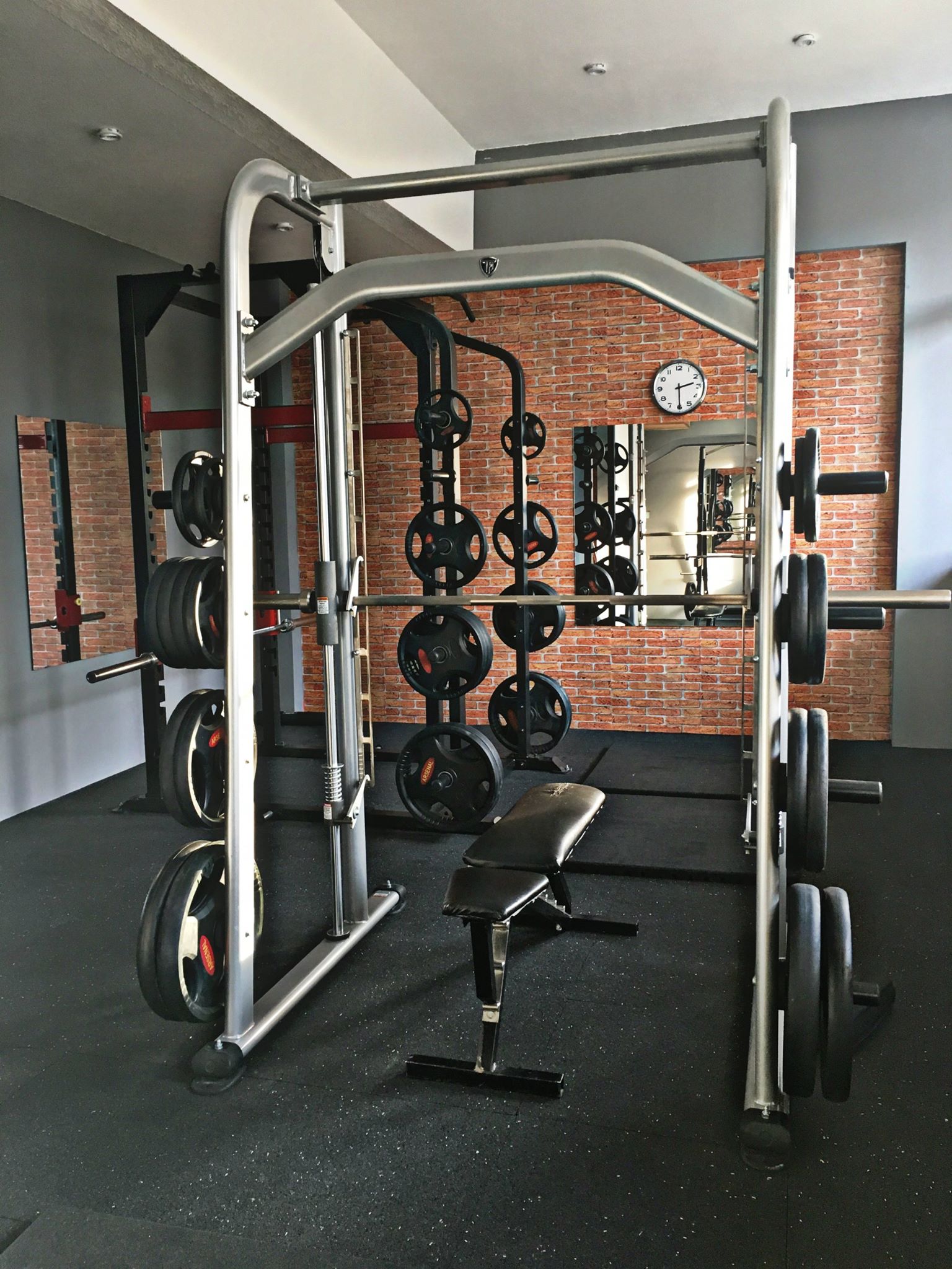 GYM4U - OC Luník II