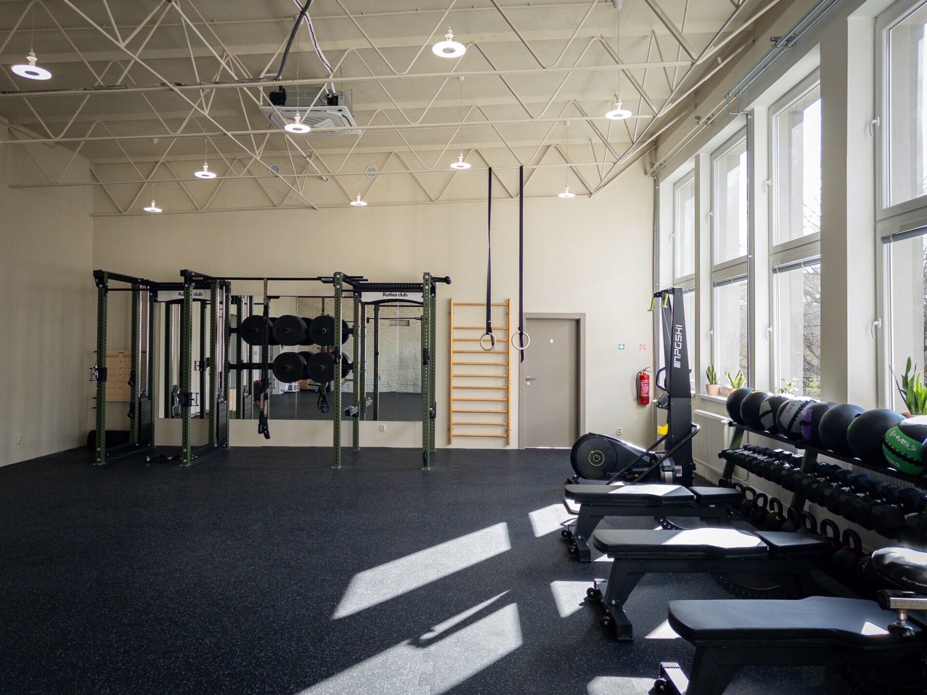 Katies club - OC Merkúr