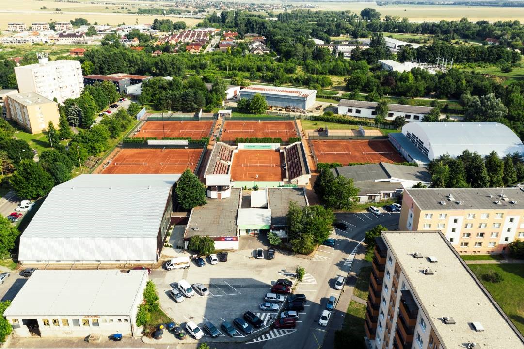 Tenisové kurty Chrenová