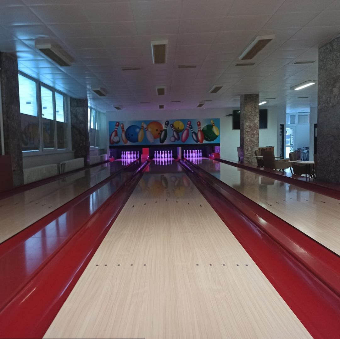Bowling bar
