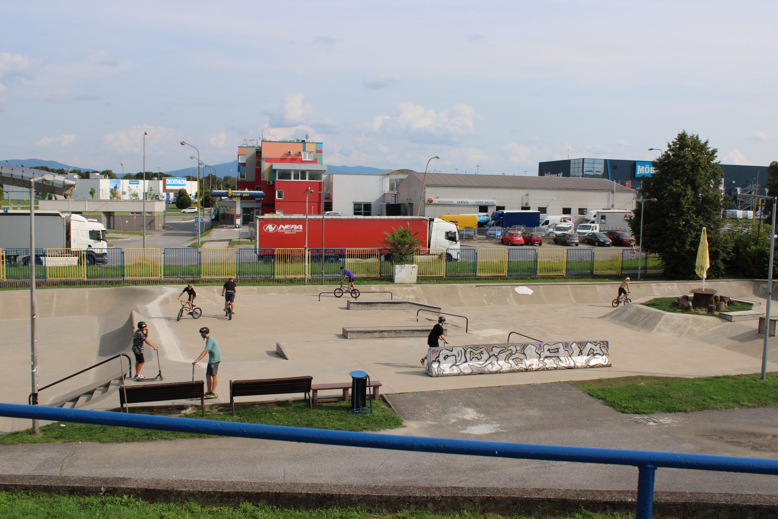 Športovo-zábavný areál