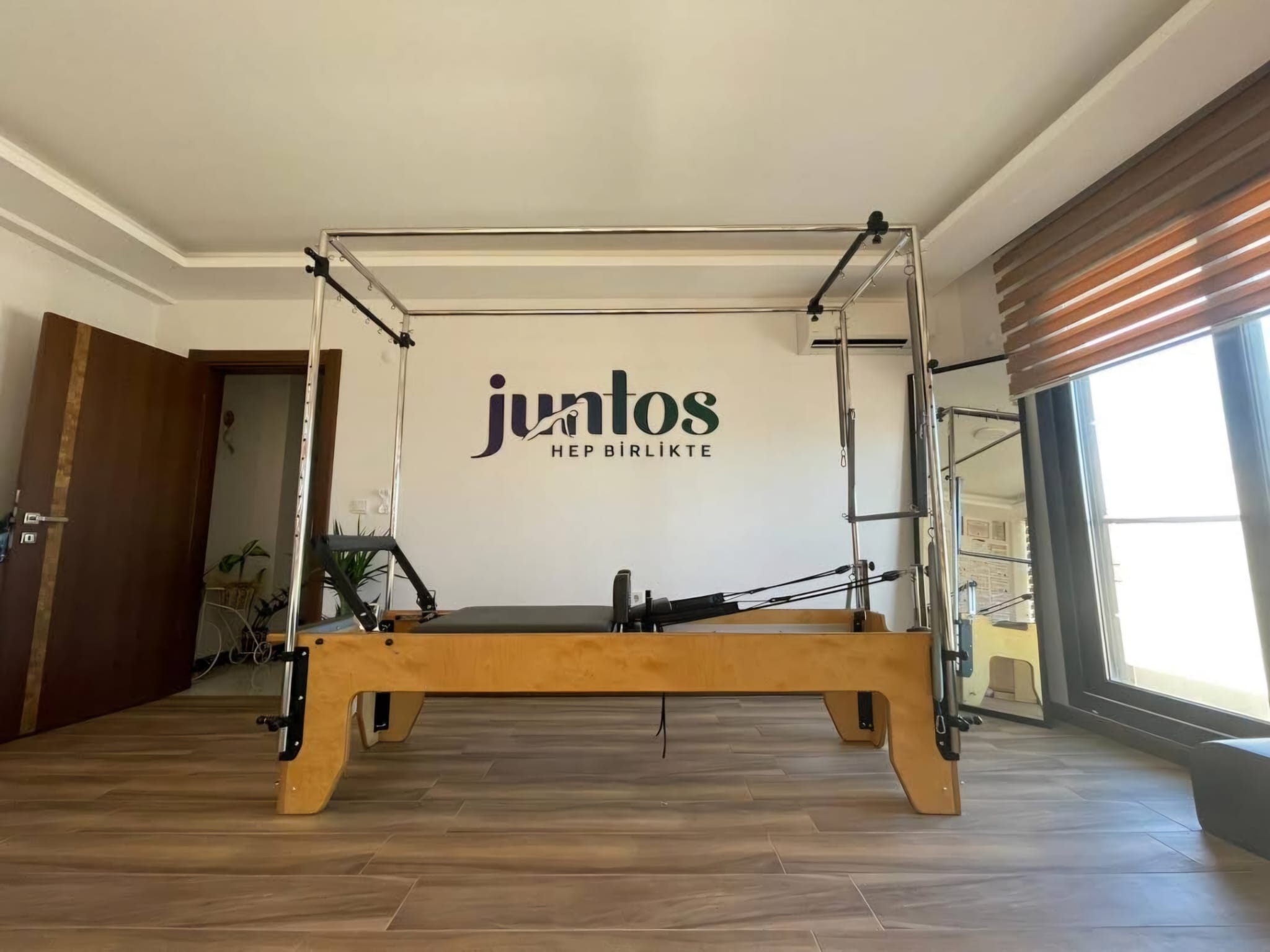 Juntos Studio