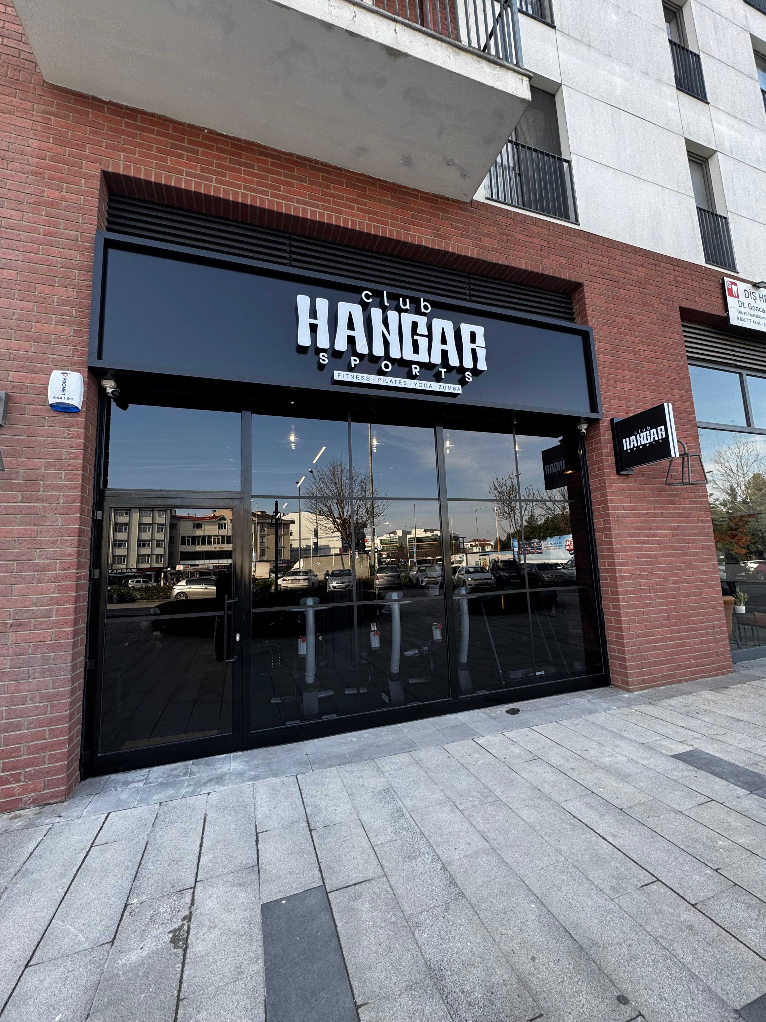 Club Hangar