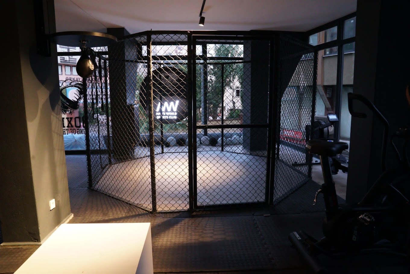 Mans World Sports Club