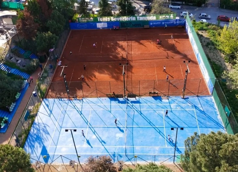 Evrensel Tenis