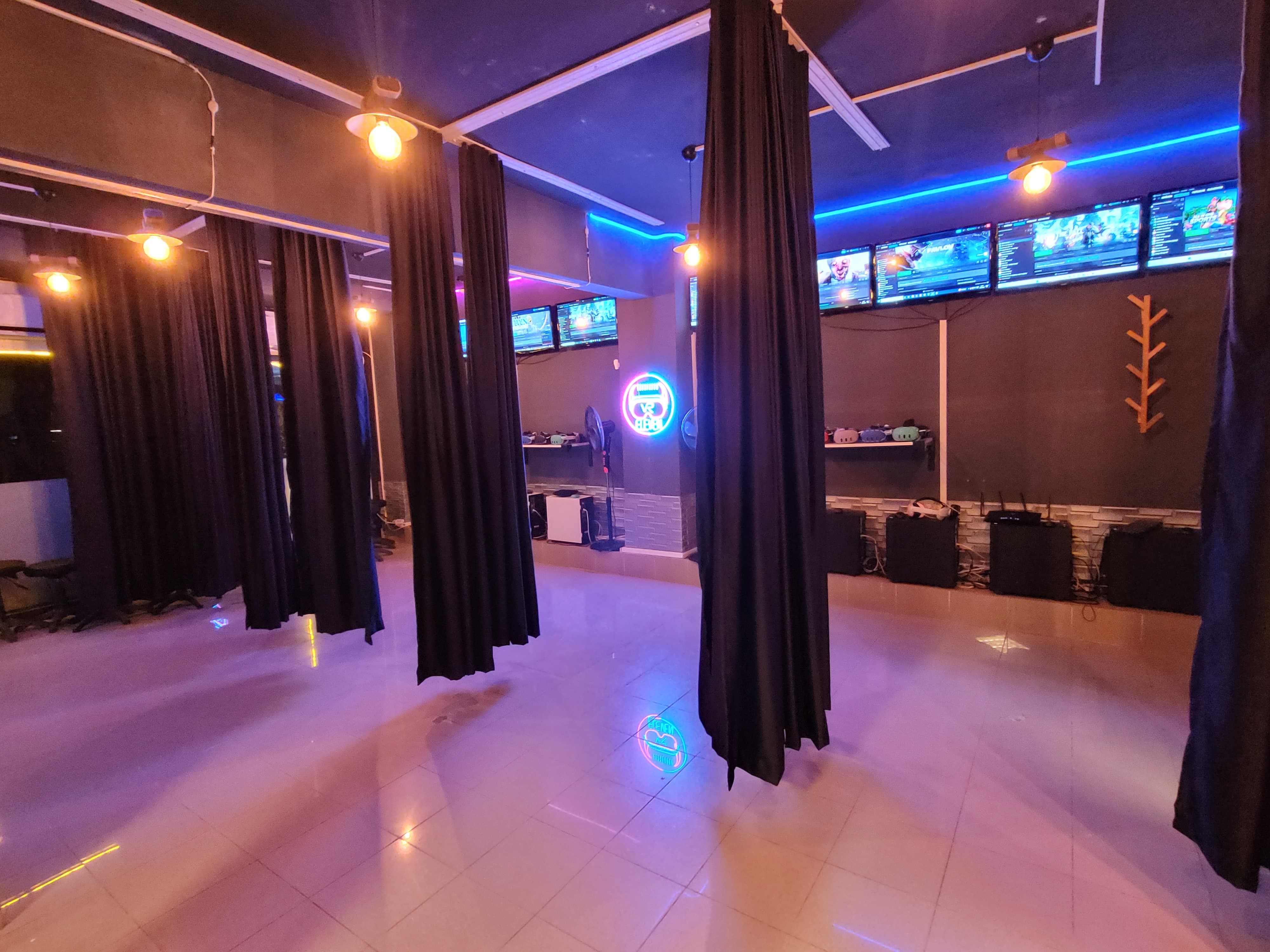İZMİR VR ELEVEN