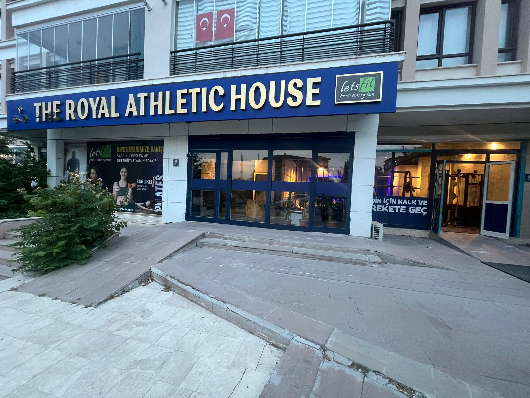 Letsfit Mustafa Kemal / The Royal Athletic House - Logo