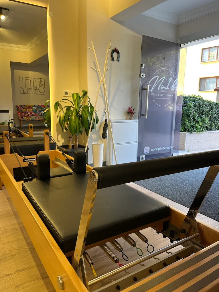 No.18 Pilates & Yoga Studio