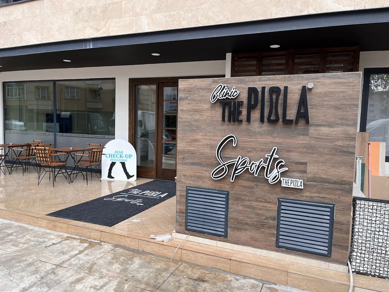Clinic the Piola