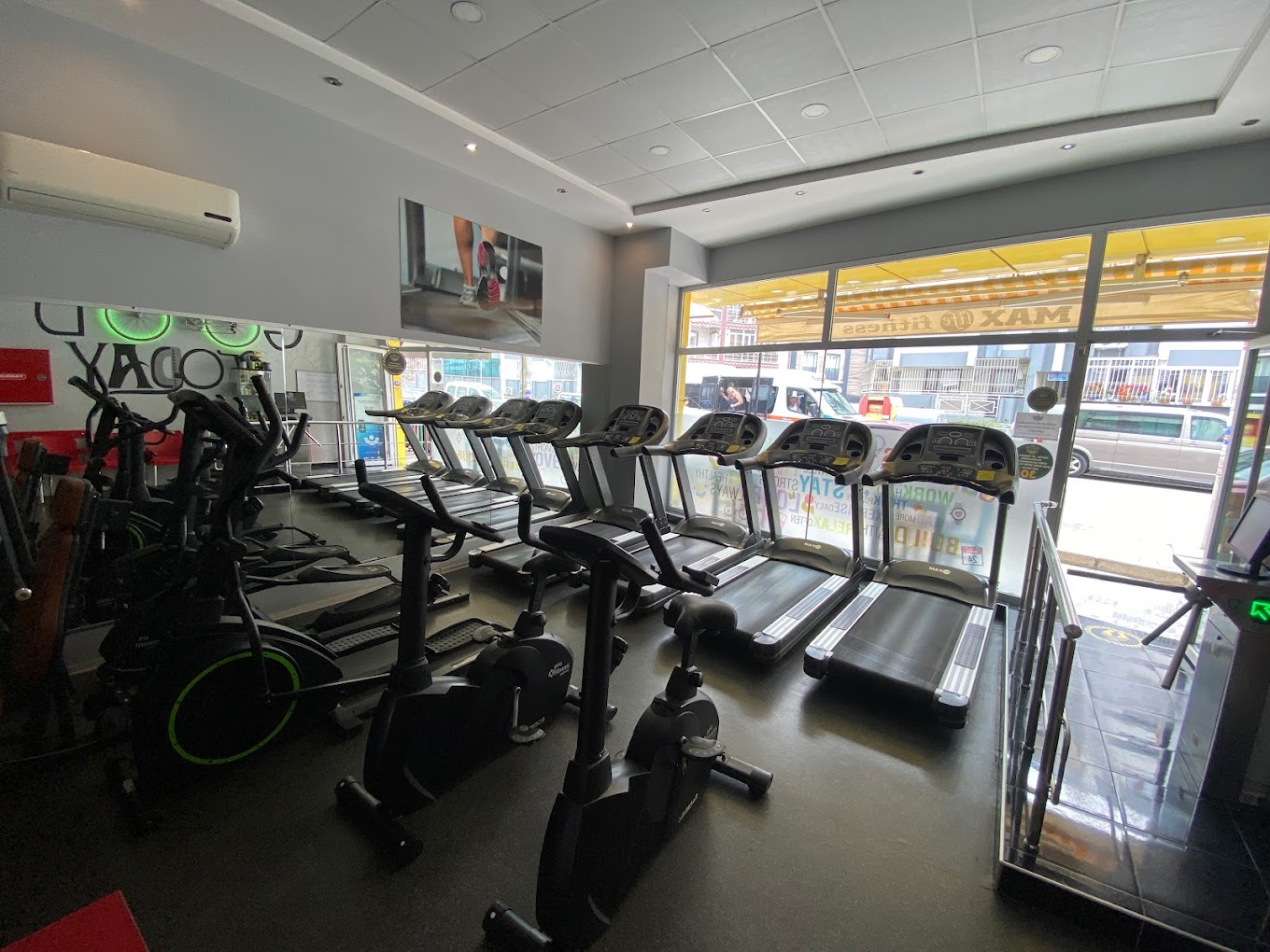 Max Life Fitness